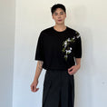 Gallery viewerに画像を読み込む, 【入画シリーズ】★チャイナ風トップス★ 2color トップス 半袖 Tシャツ 花柄 男女兼用 メンズ ブラック ホワイト
