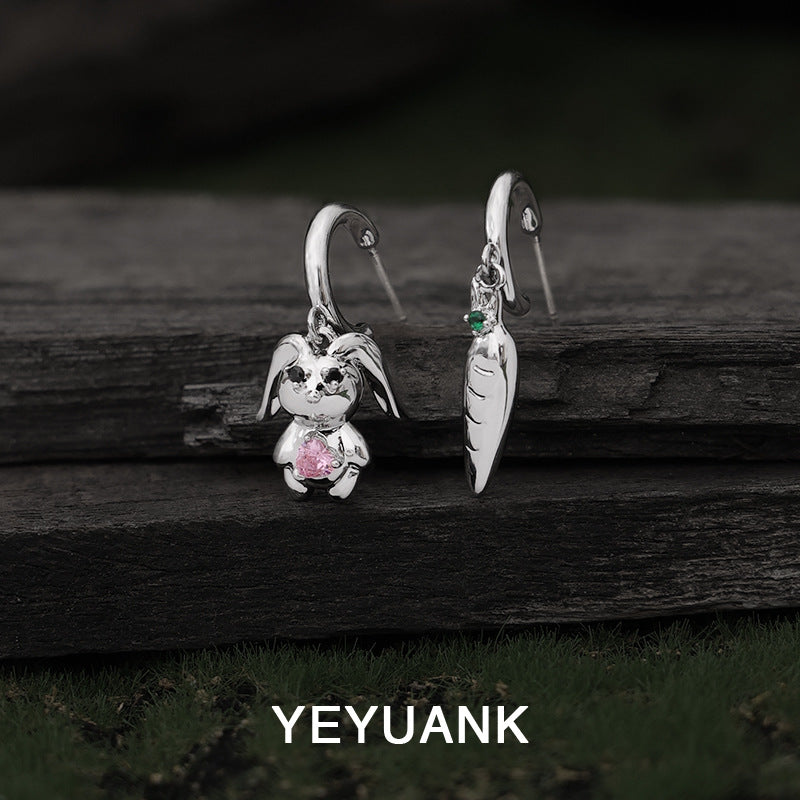 【YEYUANKUIシリーズ】★耳飾り★ ペア ピアス 非対称 アクセサリー 小物 レディース 可愛い ウサギ 兎 カートゥーン