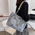 Load image into Gallery viewer, [Prime sister series]★Bag★ 3color handbag shoulder bag floral pattern ladies blue black beige
