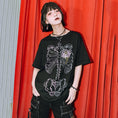 Load image into Gallery viewer, [Kokaisha---Flower Bone Series] ★Chinese-style tops★ 2color short-sleeved T-shirt printed unique original black pink
