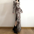 Load image into Gallery viewer, [Gagaopt Series] ★One Piece★ Slit Print Ladies Slimming Easy to Match Neck
