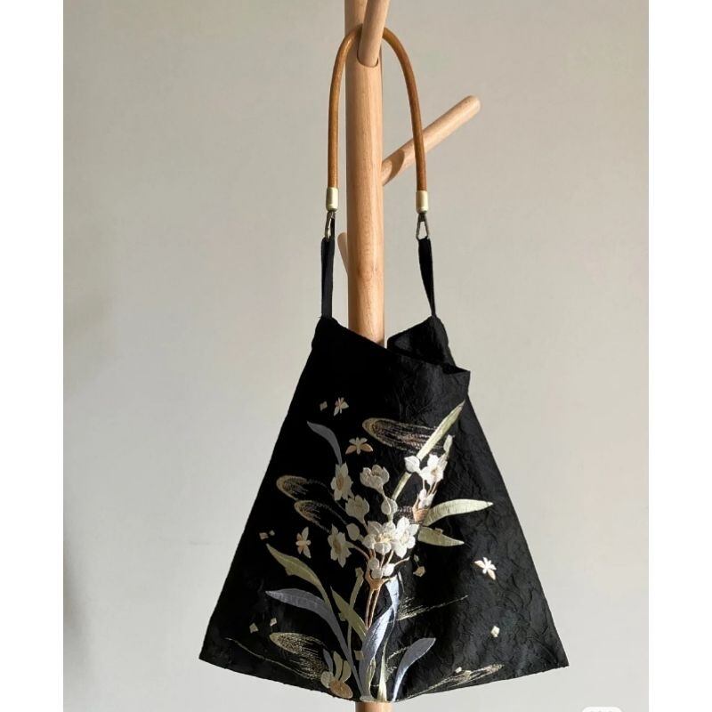 [DDM Series]★China style bag★ Embroidery shoulder bag floral pattern cute commuting date black black easy to match