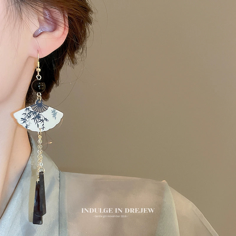 [Drejew Series] ★Chinese-style earrings★ Pair of earrings or earrings, fan, sense, fringe, unique