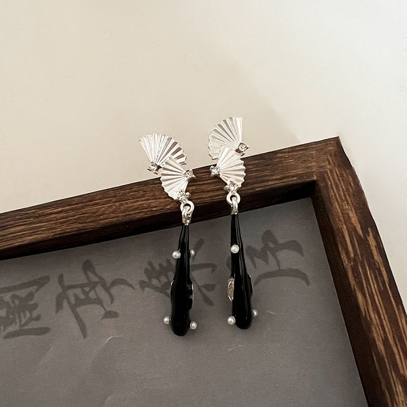 [Drejew Series] ★Chinese-style earrings★ Pair of earrings or earrings, fan, sense, fringe, unique