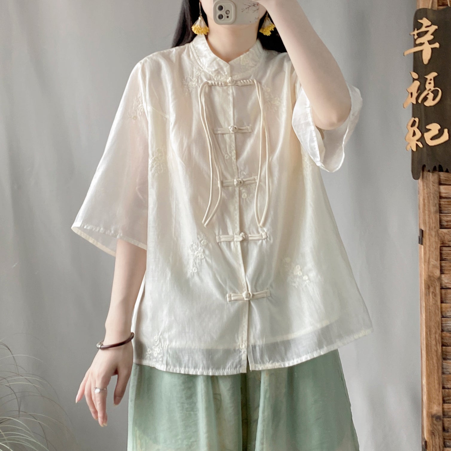 【XFJシリーズ】★チャイナ風トップス★ 3color 中華服 シャツ 刺繍 気質アップ チャイナボタン 合わせやすい