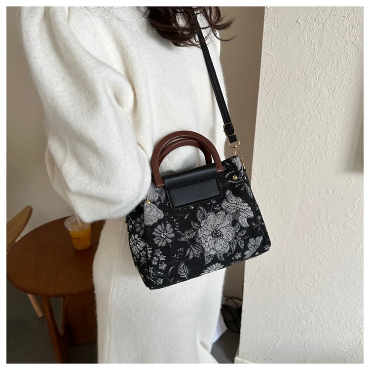 [YUJIAN series]★Bag★ 3color shoulder bag oil painting style floral pattern cute black beige wine red