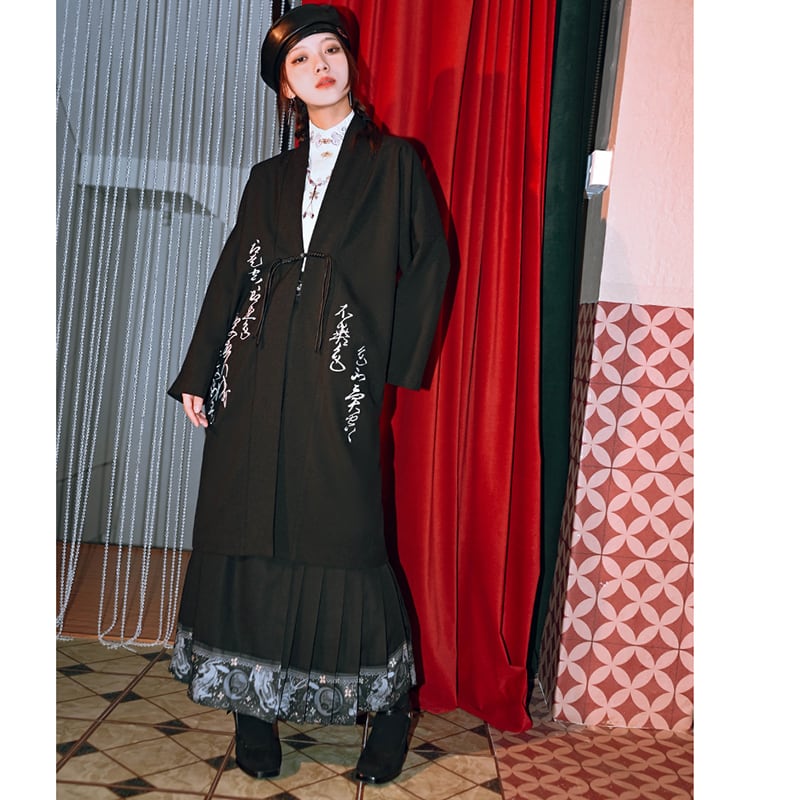 [Ancient Monster --- Preface Series] ★China style outerwear★ Falling shoulders, long outerwear, lettering pattern, black, black