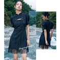 Load image into Gallery viewer, [Da Qinglong Shu Series] ★China-style dress★ Improved cheongsam dress, fringe, short length, switching black, black
