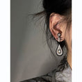 Load image into Gallery viewer, [Shikakai Series] ★Chinese style earrings★ Earrings Pair Accessory Biwa Musical Instrument Unique Black Black Improves your temperament
