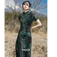 Load image into Gallery viewer, [Da Qinglong Shu Series]★China style dress★ Improved Chinese dress Sexy Velvet Long Length Original Photography Green Green Summer
