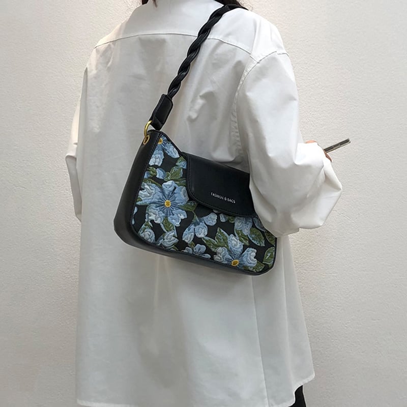 [HOTKISS Series] ★Bag★ Oil painting style floral pattern cute date commuting OL office switching black black