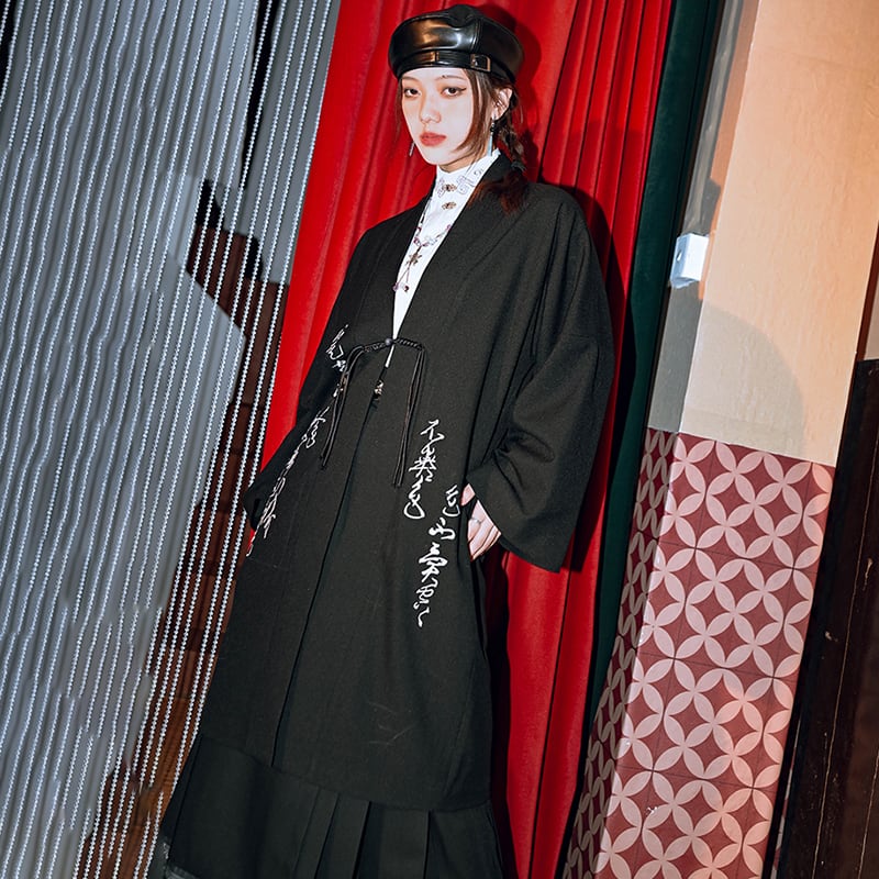 [Ancient Monster --- Preface Series] ★China style outerwear★ Falling shoulders, long outerwear, lettering pattern, black, black