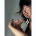 Load image into Gallery viewer, [Shikakai Series] ★Chinese style earrings★ Earrings Pair Accessory Biwa Musical Instrument Unique Black Black Improves your temperament
