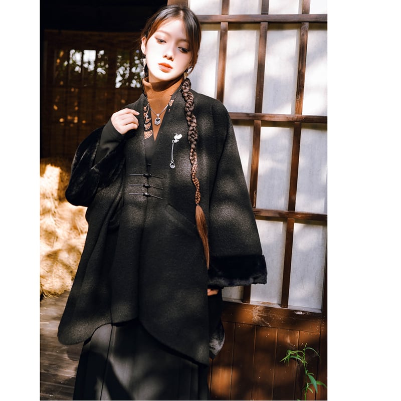 [Kokaisha --- Leaf Series] ★Chinese style tops★ Embroidery Hanfu tops V-neck retro black black