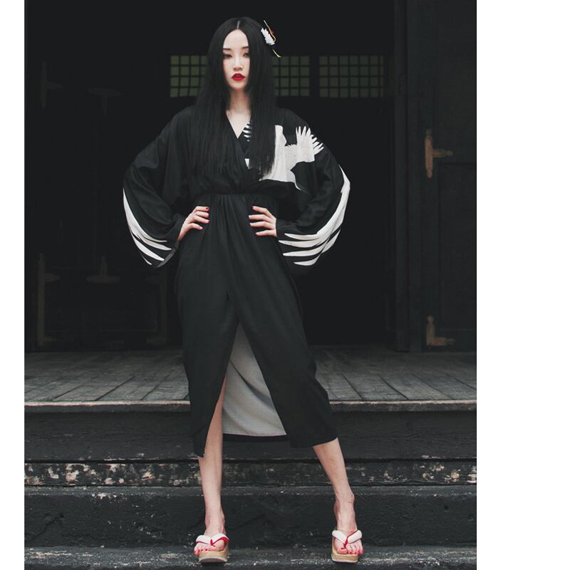 [Red Vintage Series]★Dress★ V-neck dress Slit Crane Crane pattern Japanese style Black Black Event