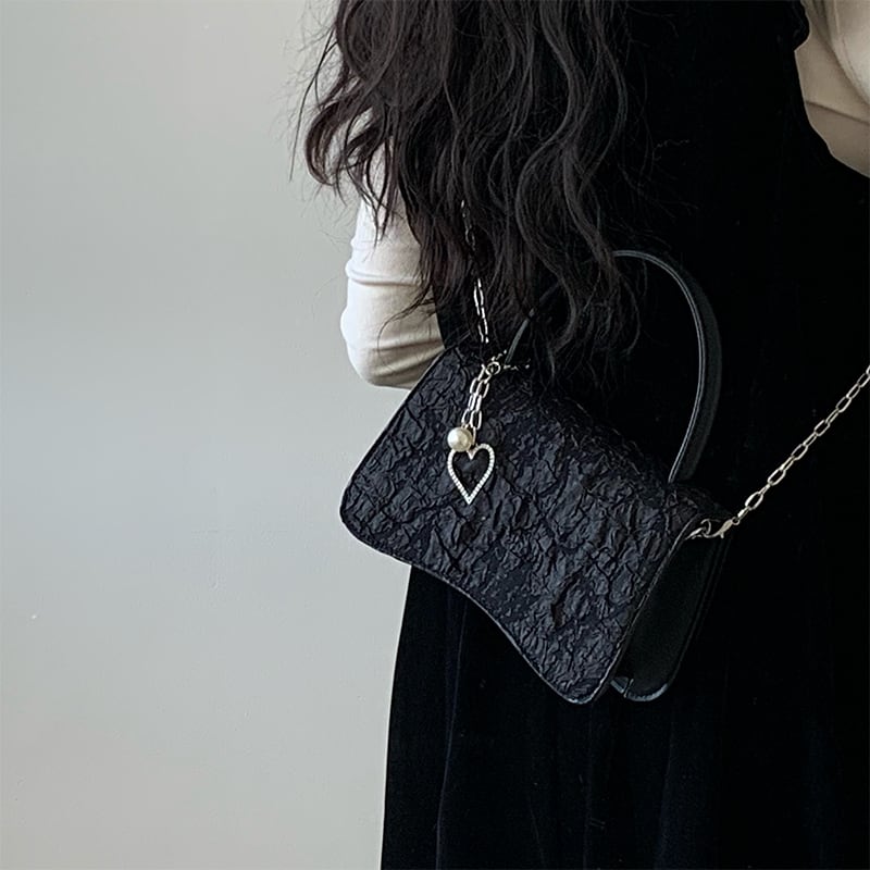 [NICE Self-Restraint Series] ★Bag★ Hat Butterfly Shoulder Bag Black Easy to match for dates, commuting