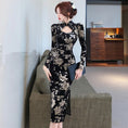 Load image into Gallery viewer, [Hundred Minute Eight Series] ★Floral pattern cheongsam★ Velvet, slimming, sexy, black, black SML, easy to match
