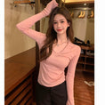 Load image into Gallery viewer, [XIXI Series]★Knit Tops★ 3color Tops Sexy Simple V-neck Black Pink Slimming
