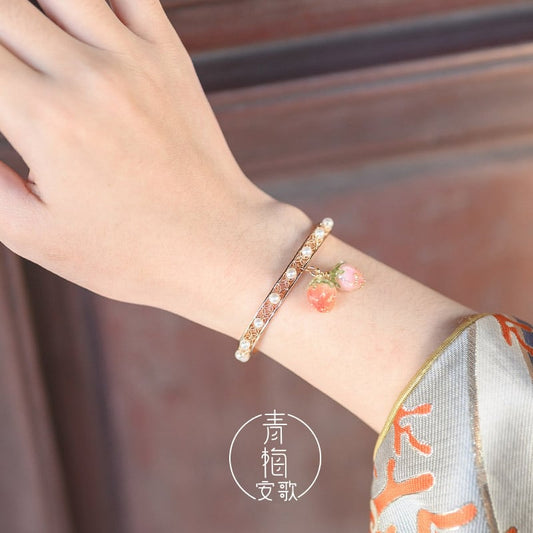 [Ome Anka Series]★Chinese style bangle★ Bracelet Festival Fireworks Festival Present Strawberry Strawberry Cute