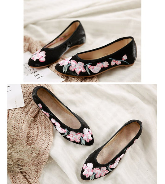 3colors Embroidery shoes Handmade shoes Chinese shoes Chinese style shoes Chinese style buttons Tang-style Hanfu shoes Ethnic style Retro canvas Rubber 35 36 37 38 39 40 41 White Red Black White Red Black