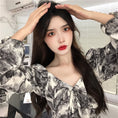 Load image into Gallery viewer, [YIPINXIAN Series]★Tops★ Floral Tops Blouse Short Length Cute Sexy V Neck
