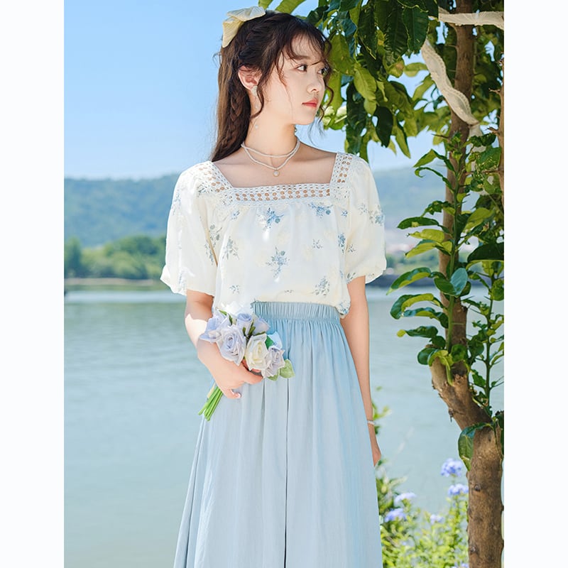 [Shirasu Series] ★Tops★ T-shirt, short sleeve, embroidery, floral pattern, women's, date, improves temperament, easy to match, summer clothes, literary style