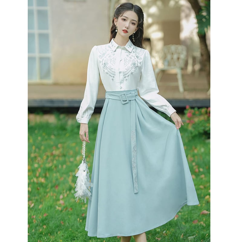 [Tatsuko Chenis Series]★Setup★ 2-piece set shirt + skirt retro embroidery date white blue