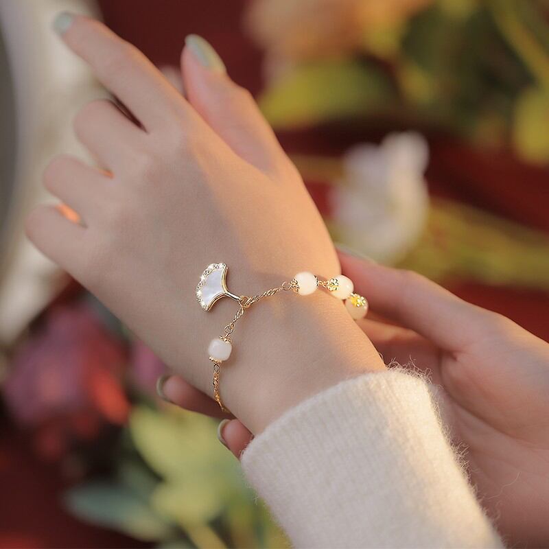 [Shikakaku series] ★China style bangle★ 2 colors Ginkgo flower Easy to match Light green White Green White