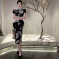 Load image into Gallery viewer, [NANA Series] ★China-style dress★ Improved cheongsam dress, sexy, floral pattern, slit, short sleeves, slimming fit
