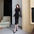 Load image into Gallery viewer, [Eighteen Impression Series]★China Dress★ Velvet Switching Rose Slimming Sexy Black Black SML
