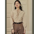 Load image into Gallery viewer, [GEBAIFU Series]★Shirt★ 2color Tops Fashion Retro V-neck Green Beige
