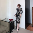 Load image into Gallery viewer, [Hundred Minute Eight Series] ★Floral pattern cheongsam★ Velvet, slimming, sexy, black, black SML, easy to match
