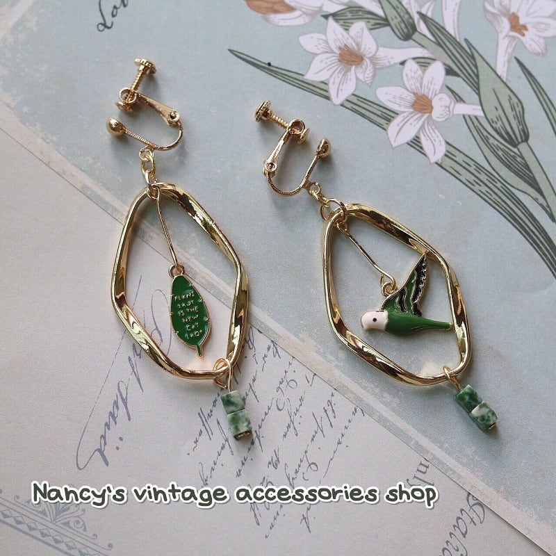 [Minami Koji Series] ★Earrings★ Pair of earrings or earrings Bird Bird Green Retro Unique design