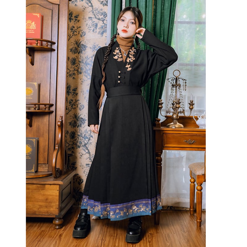 [Kokaisha --- Leaf Series] ★Chinese style tops★ Embroidery Hanfu tops V-neck retro black black