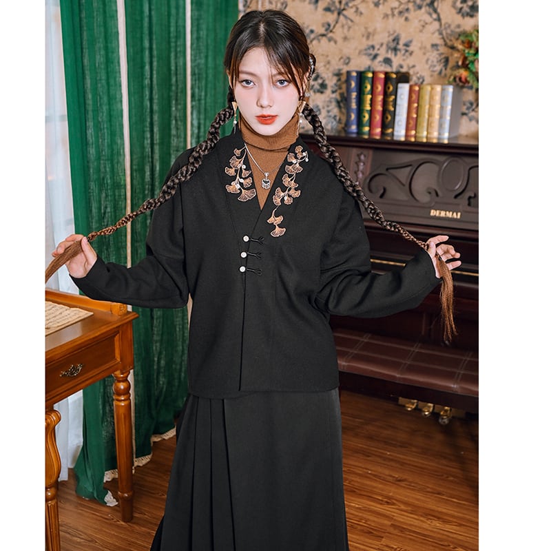 [Kokaisha --- Leaf Series] ★Chinese style tops★ Embroidery Hanfu tops V-neck retro black black