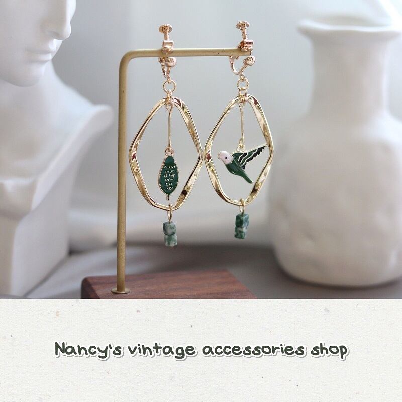 [Minami Koji Series] ★Earrings★ Pair of earrings or earrings Bird Bird Green Retro Unique design