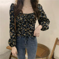 Load image into Gallery viewer, [SANMUZI Series] ★Tops★ 2 Colors Floral Tops Blouse Short Length Cute Spring Clothes Beige Black
