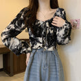 Load image into Gallery viewer, [SANMUZI Series] ★Tops★ 3 Colors Floral Tops Blouse Mini Length Cute Spring Clothes Unique Black Gray Blue
