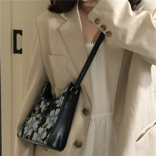 [DAZE &amp; ERPANG series]★Bag★ Oil painting style floral pattern cute date commuting OL office temperament improvement shoulder bag