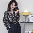 Load image into Gallery viewer, [YOUZI series] ★Floral pattern shirt★ Tops Printed long sleeve shirt Retro SML XL 2XL Thin Spring/summer Easy to match
