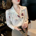 Load image into Gallery viewer, [Kuen Yume Series]★Shirt★ Floral pattern tops Ladies fashion V-neck Improves temperament Chiffon print
