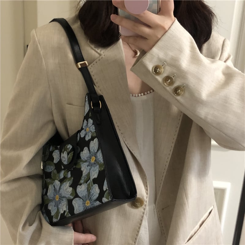 [DAZE &amp; ERPANG series]★Bag★ Oil painting style floral pattern cute date commuting OL office temperament improvement shoulder bag