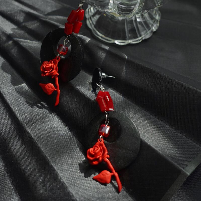 [MORE Bokuji series] ★China style earrings★ Pair earrings rose circle black red floral pattern retro