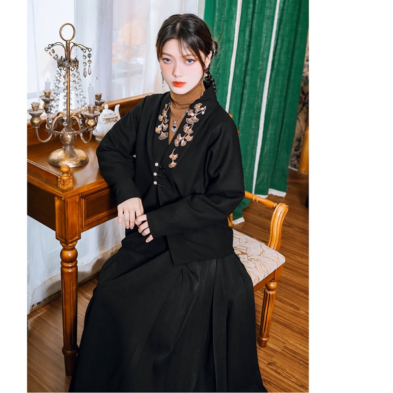 [Kokaisha --- Leaf Series] ★Chinese style tops★ Embroidery Hanfu tops V-neck retro black black