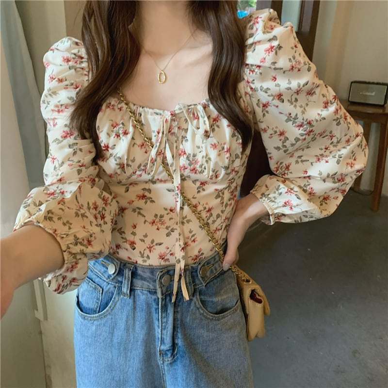 [SANMUZI Series] ★Tops★ 2 Colors Floral Tops Blouse Short Length Cute Spring Clothes Beige Black