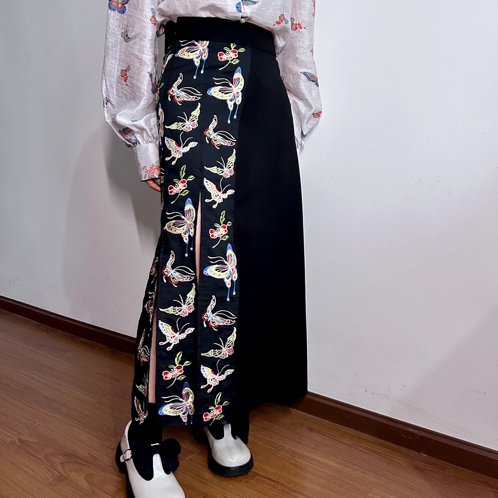 [True fish series] ★China style skirt★ Bottoms slit print butterfly switching unique black black