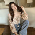 Load image into Gallery viewer, [SANMUZI Series] ★Tops★ 2 Colors Floral Tops Blouse Short Length Cute Spring Clothes Beige Black
