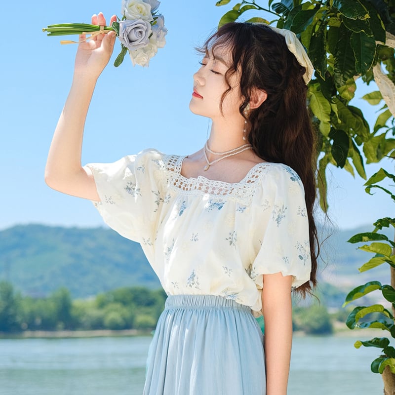 [Shirasu Series] ★Tops★ T-shirt, short sleeve, embroidery, floral pattern, women's, date, improves temperament, easy to match, summer clothes, literary style