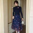 Load image into Gallery viewer, [Ebi Kei Series] ★One piece★ Stretchy knit dress Embroidery dress Floral pattern Elegant Blue Blue
