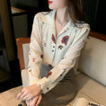 Load image into Gallery viewer, [Kuen Yume Series]★Shirt★ Floral pattern tops Ladies fashion V-neck Improves temperament Chiffon print
